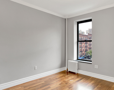 Lexington Avenue and East 101st Street - Photo Thumbnail 3