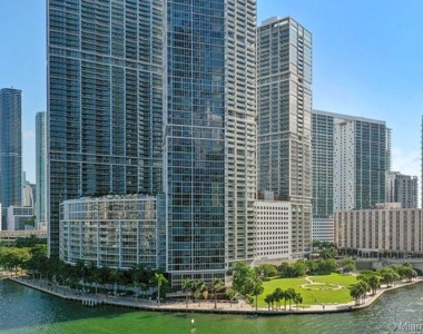 495 Brickell Ave - Photo Thumbnail 0