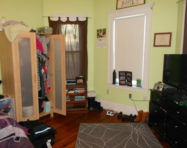 25 Brackett St - Photo Thumbnail 2