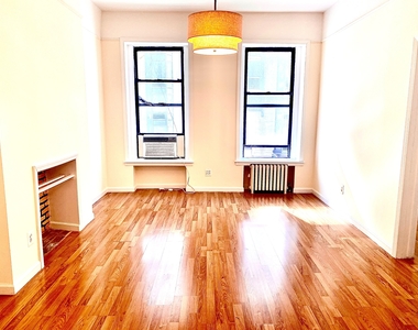 1256 Lexington Avenue - Photo Thumbnail 0