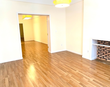 1256 Lexington Avenue - Photo Thumbnail 2