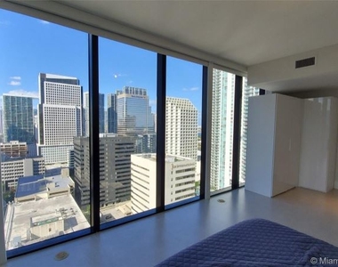 1010 Brickell Ave - Photo Thumbnail 12