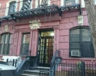 256 East 10th Street - Photo Thumbnail 5