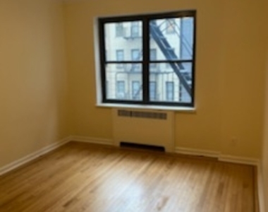 124 East 24th Street - Photo Thumbnail 7