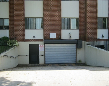 153 Grove Avenue - Photo Thumbnail 13