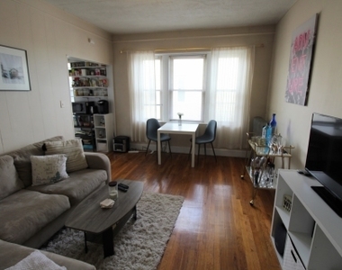 275 Kelton St - Photo Thumbnail 7