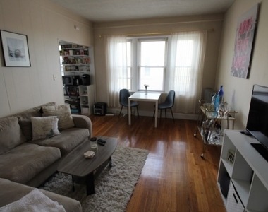 275 Kelton St - Photo Thumbnail 6