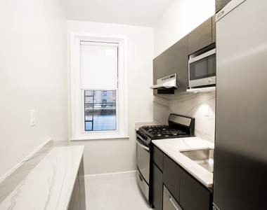 W 18th Street - Photo Thumbnail 3