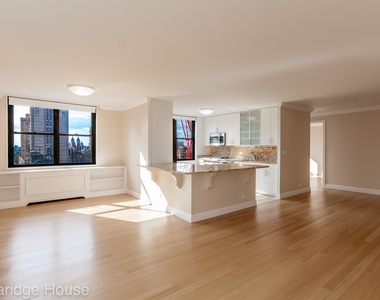 201 East 87th Street - Photo Thumbnail 3