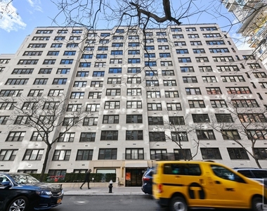 East 63rd Street - Photo Thumbnail 10