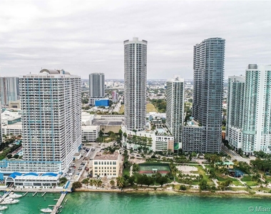 1750 N Bayshore Dr - Photo Thumbnail 13