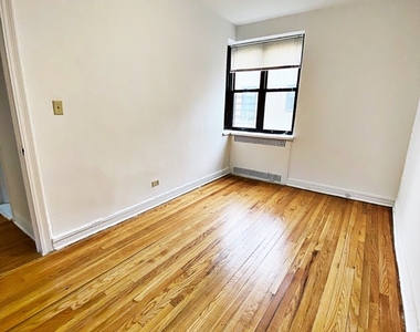 260 Ocean Parkway - Photo Thumbnail 11