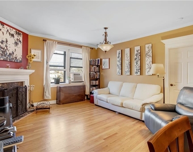 68 E Hartsdale Avenue - Photo Thumbnail 4