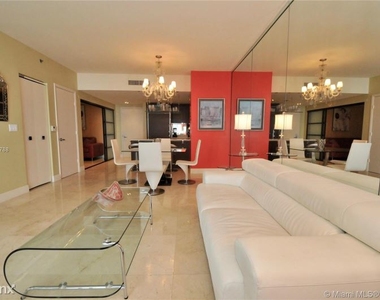 485 Brickell Ave - Photo Thumbnail 11