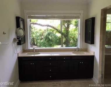 1225 Manati Ave - Photo Thumbnail 12