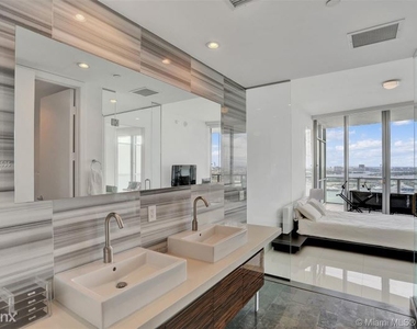 1100 Biscayne Blvd - Photo Thumbnail 29