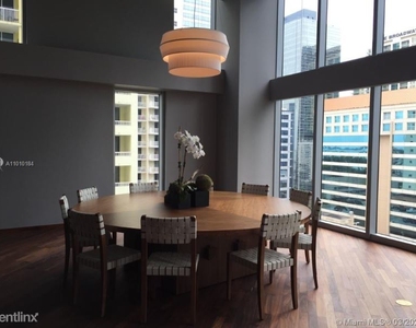 1300 Brickell Bay Dr - Photo Thumbnail 19