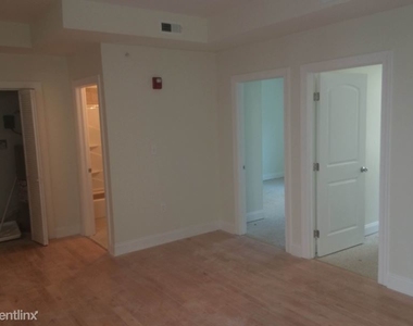 4111 Ludlow St 4r - Photo Thumbnail 21