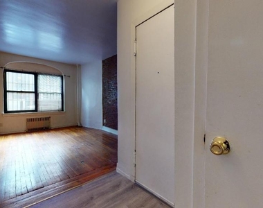 137 East 30th Street - Photo Thumbnail 1