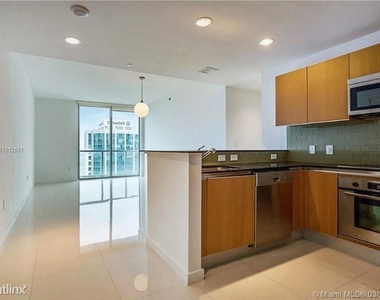 1060 Brickell Ave, Miami Fl - Photo Thumbnail 6