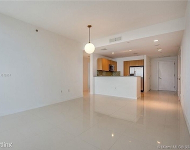 1060 Brickell Ave, Miami Fl - Photo Thumbnail 4