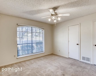 1417 Carriage Ln - Photo Thumbnail 8