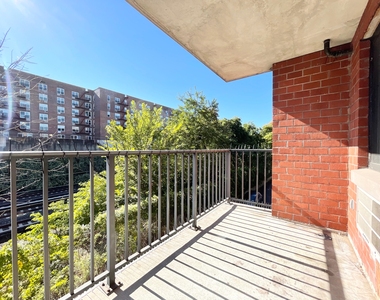 Austin Street & 66th Ave, Rego Park, NY 11374 - Photo Thumbnail 3