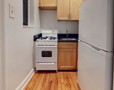 332 E 93 Street - Photo Thumbnail 4