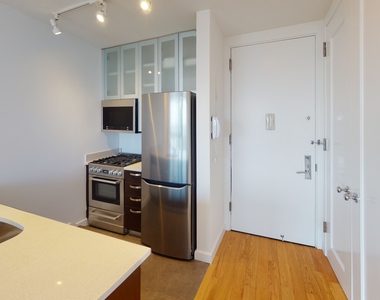 808 Columbus Avenue - Photo Thumbnail 7