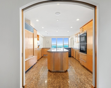 1550 North Lake Shore Drive - Photo Thumbnail 37