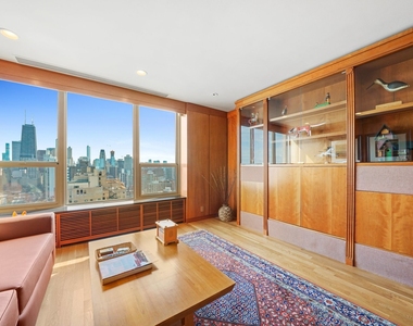 1550 North Lake Shore Drive - Photo Thumbnail 3