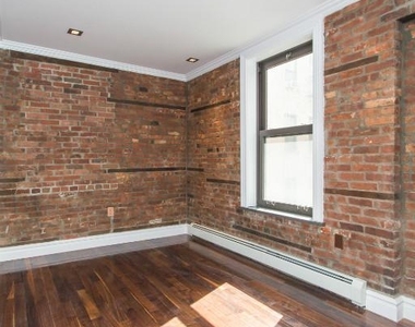 124 Ridge Street - Photo Thumbnail 2