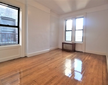 312 Manhattan Ave - Photo Thumbnail 1