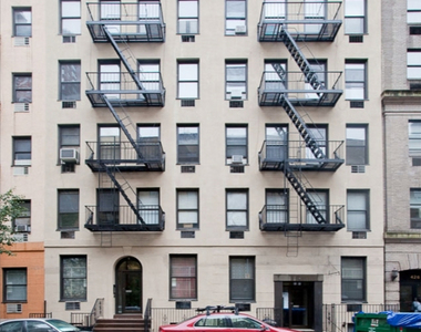 East 89 Street - Photo Thumbnail 5