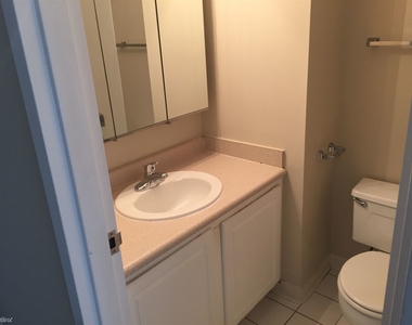 10 E Ontario St Apt 1702 - Photo Thumbnail 6