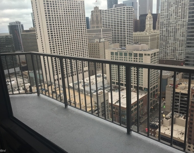 10 E Ontario St Apt 1702 - Photo Thumbnail 7