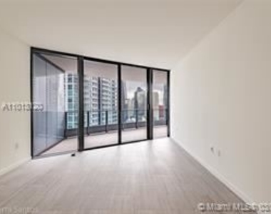 1000 Brickell Plz Unit 2600 - Photo Thumbnail 4