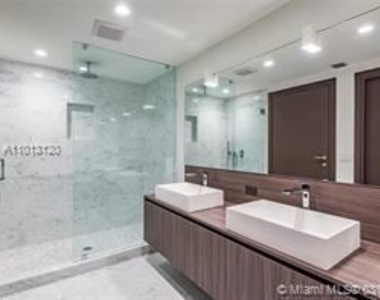 1000 Brickell Plz Unit 2600 - Photo Thumbnail 5