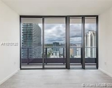 1000 Brickell Plz Unit 2600 - Photo Thumbnail 8