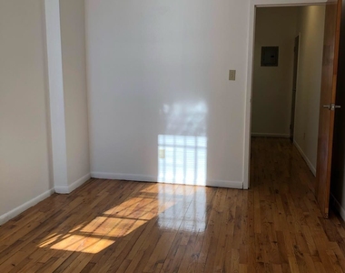 1342 Hancock Street - Photo Thumbnail 8