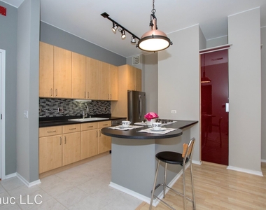 130 S Canal Street Apt 809 - Photo Thumbnail 9