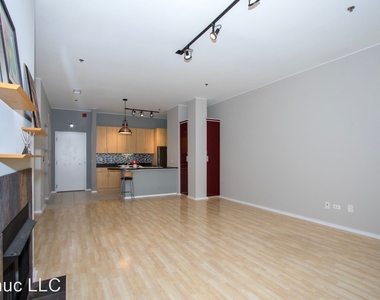 130 S Canal Street Apt 809 - Photo Thumbnail 4