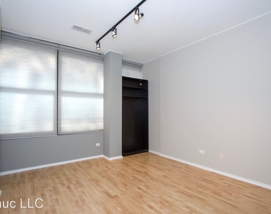 130 S Canal Street Apt 809 - Photo Thumbnail 7