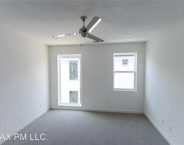 427 W 10th St Unit 103 - Photo Thumbnail 19