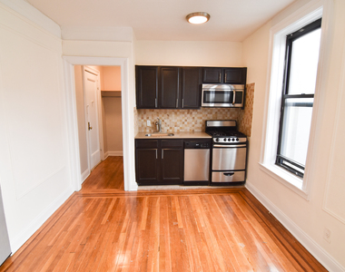 25-21 31st Avenue - Photo Thumbnail 2