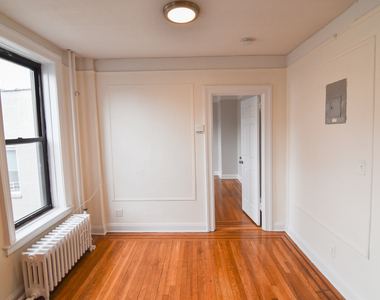 25-21 31st Avenue - Photo Thumbnail 3