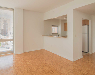 400 West 37th St - Photo Thumbnail 8