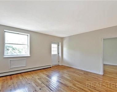 567 Warren Street - Photo Thumbnail 4