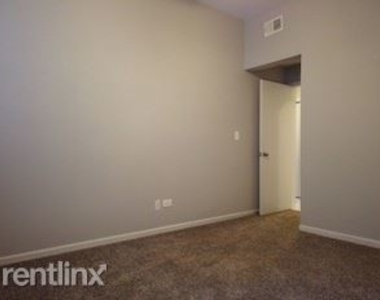 617 W Drummond Pl # 2aw - Photo Thumbnail 18