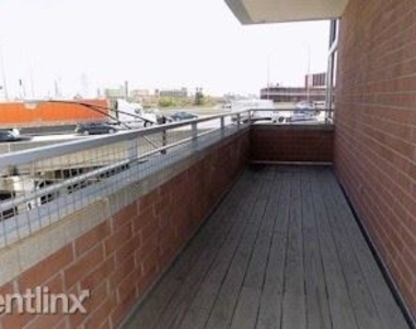 1635 W Cortland St Apt 201 - Photo Thumbnail 1